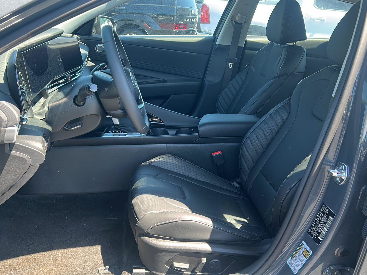 Certified 2025 Hyundai Elantra Limited FWD image 13
