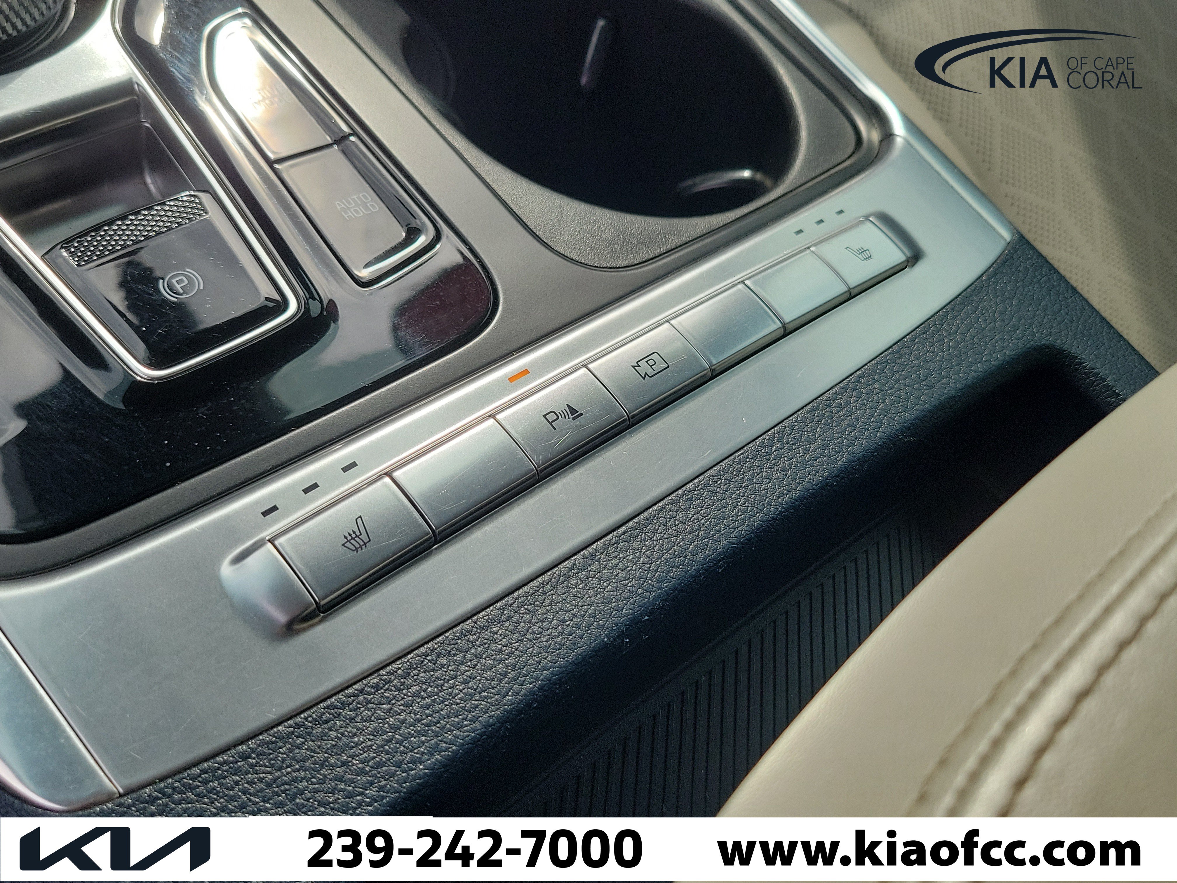 Certified 2025 Kia Carnival EX FWD image 38