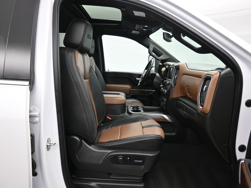 Used 2022 Chevrolet Silverado 2500 High Country w/ Safety Package II image 58
