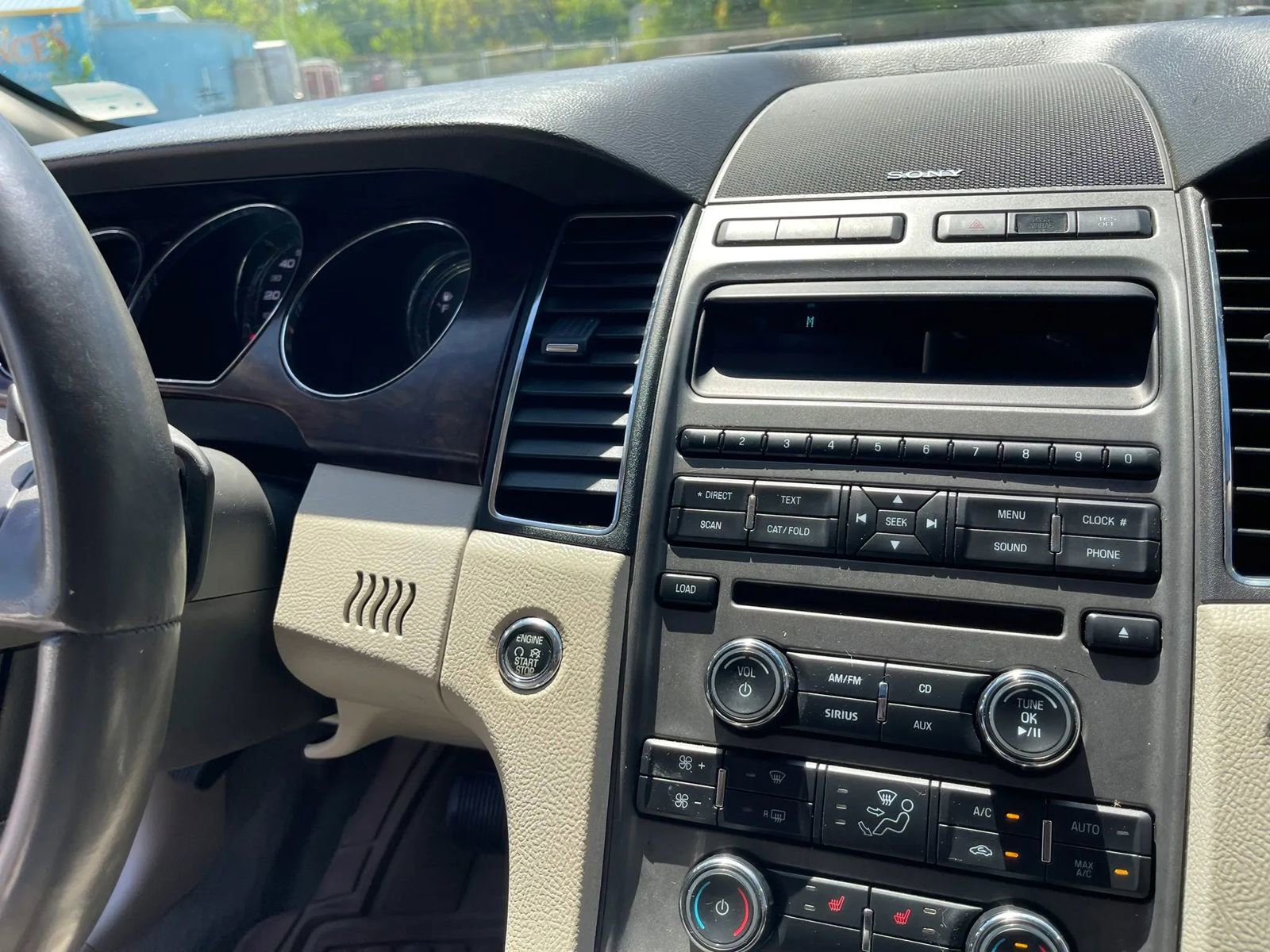 Used 2011 Ford Taurus SEL w/ 202A Rapid Spec Order Code image 23