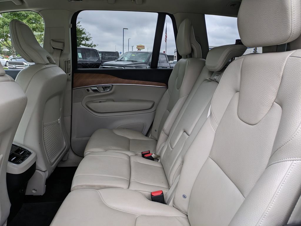 Certified 2022 Volvo XC90 T6 Momentum w/ Advanced Package image 14