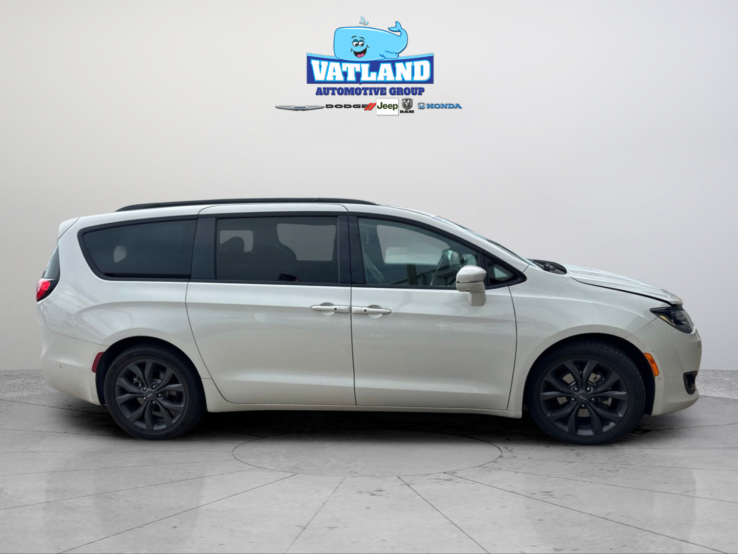 Certified 2020 Chrysler Pacifica Limited FWD image 57