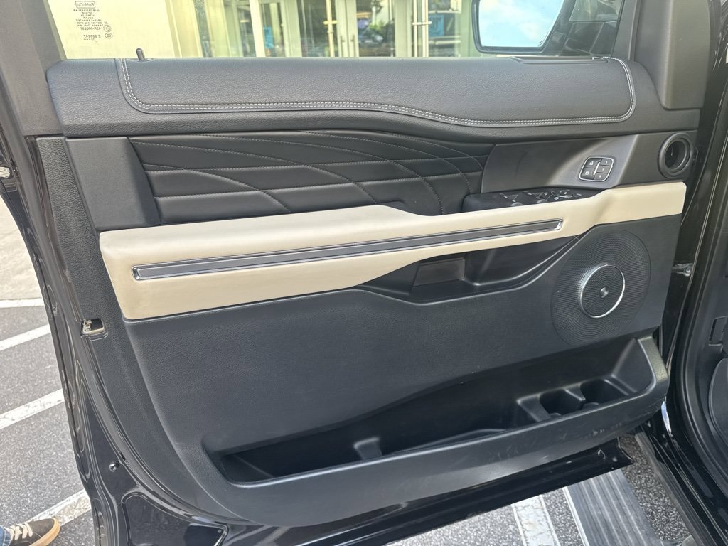 Used 2019 Ford Expedition Max Platinum AWD/4WD image 5