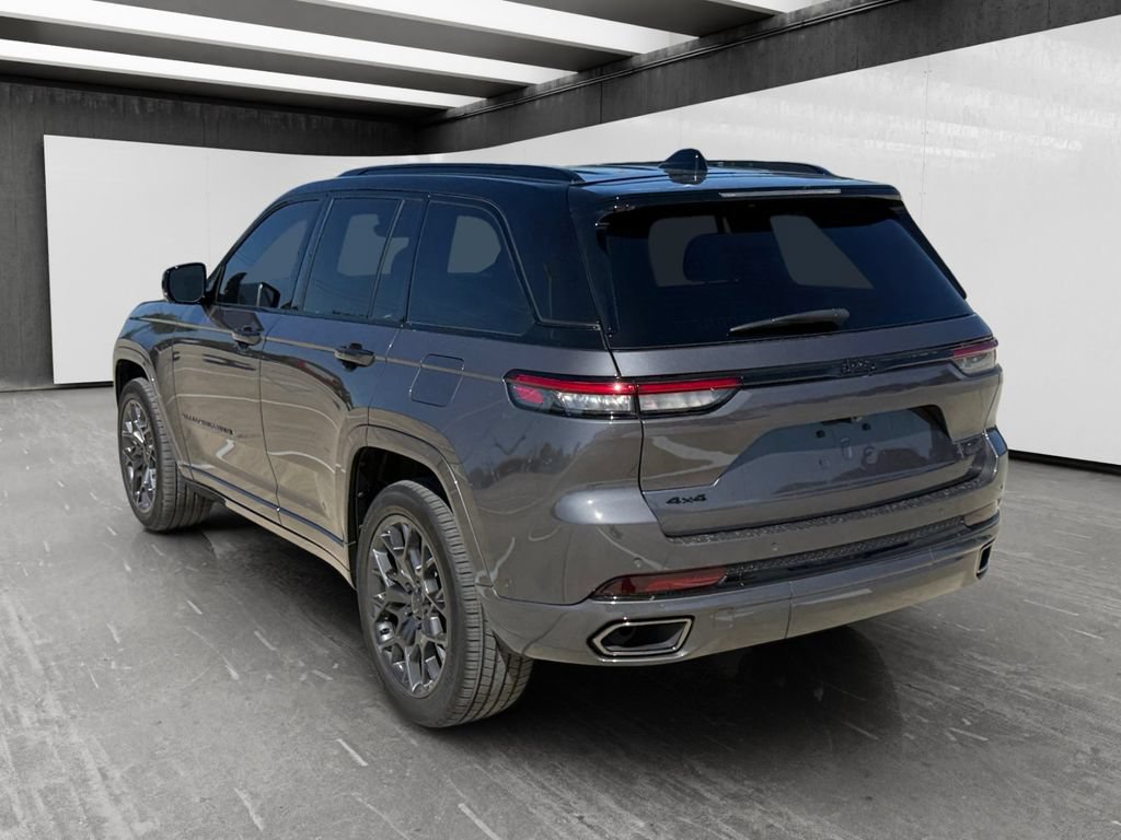 Used 2025 Jeep Grand Cherokee Summit w/ Obsidian Package AWD/4WD image 3