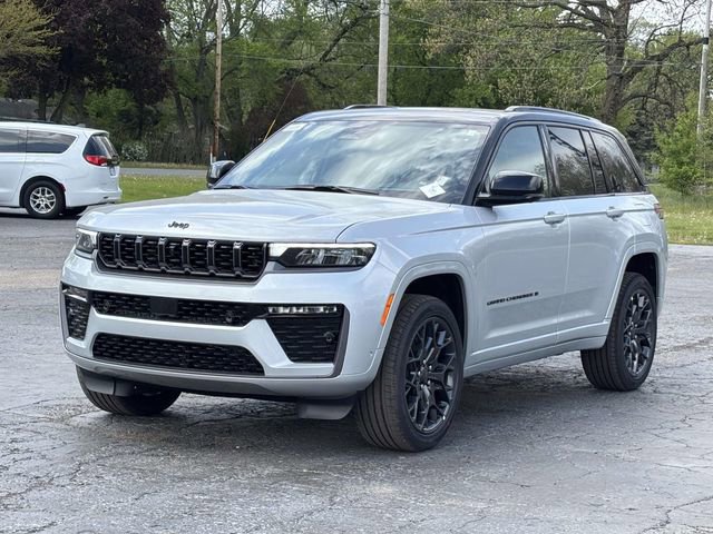 New 2026 Jeep Grand Cherokee Summit w/ Obsidian Package AWD/4WD image 32