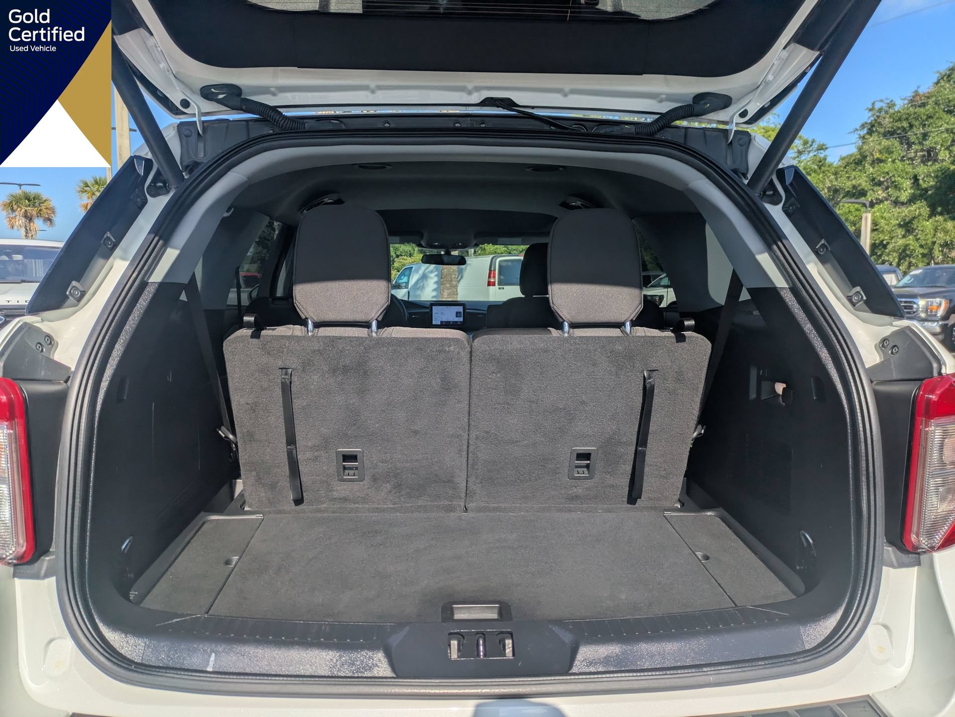 Certified 2023 Ford Explorer XLT AWD/4WD image 17