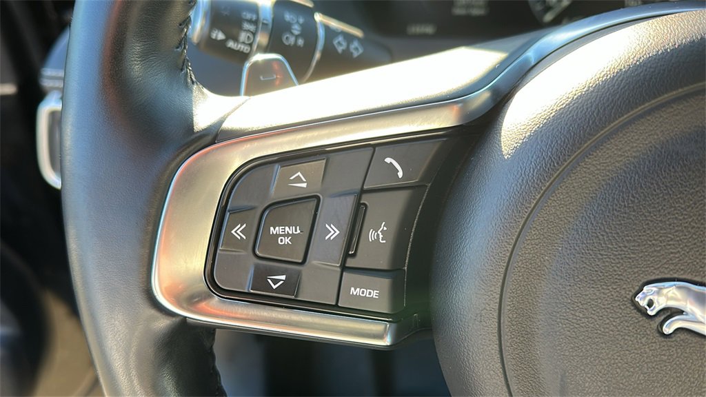 Used 2018 Jaguar F-PACE S image 12