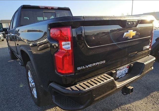 Used 2022 Chevrolet Silverado 2500 High Country w/ Z71 Off-Road Package AWD/4WD image 5