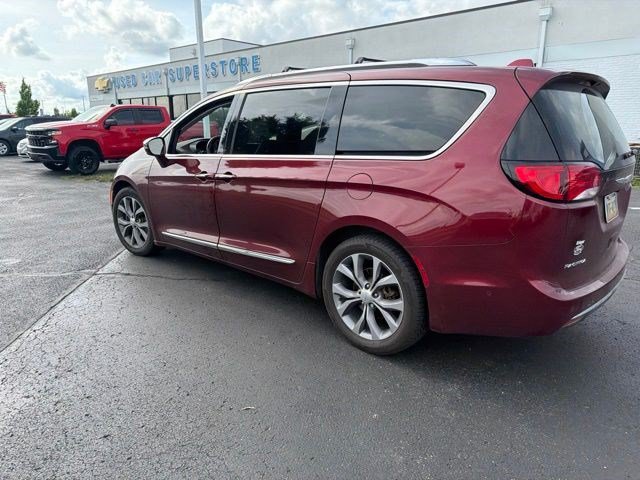 Used 2019 Chrysler Pacifica Limited w/ Tire & Wheel Group FWD image 19