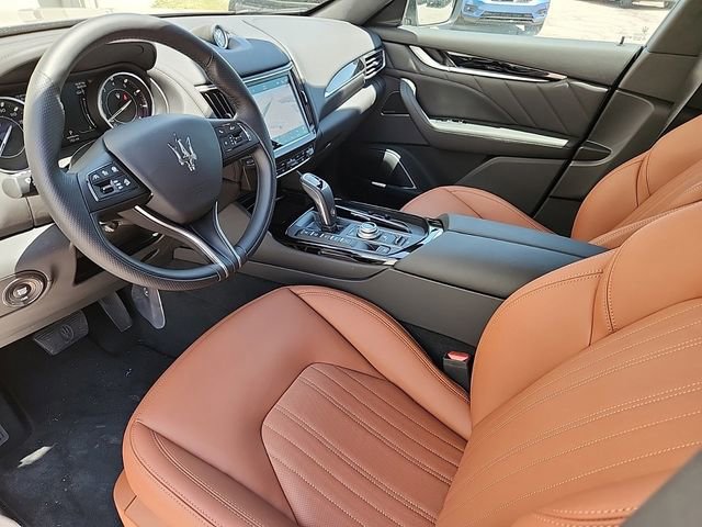 New 2023 Maserati Levante GT image 9
