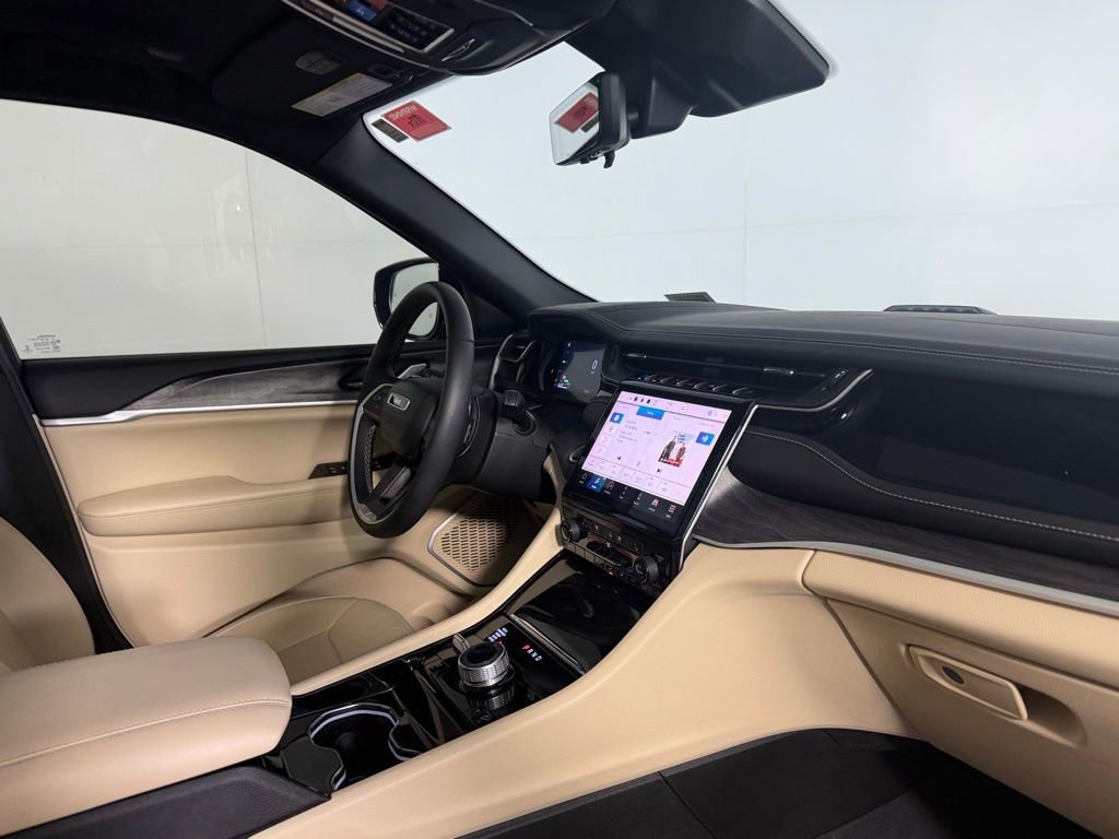 Used 2022 Jeep Grand Cherokee Limited 4xe w/ Luxury Tech Group II image 37