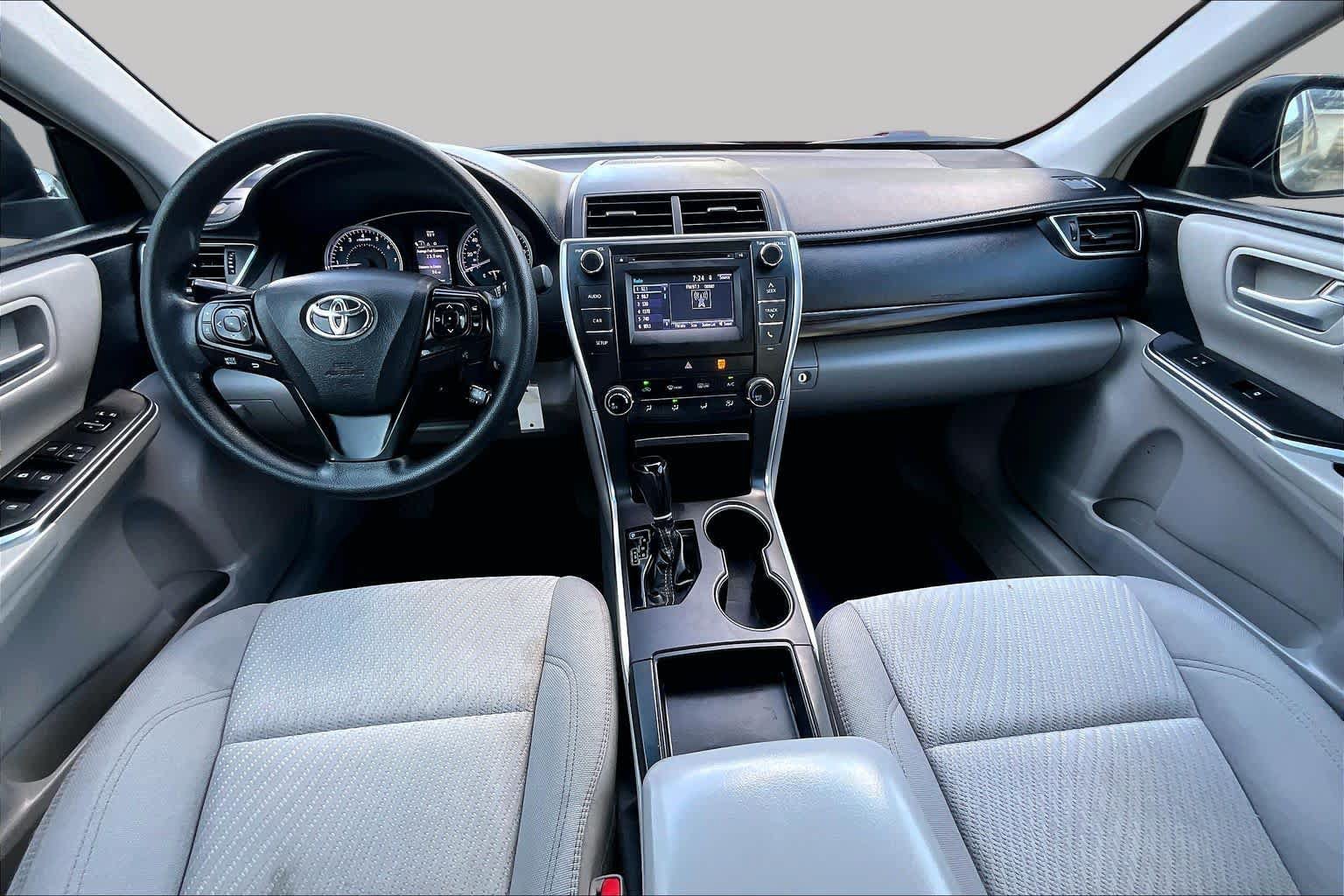Used 2016 Toyota Camry LE FWD image 15