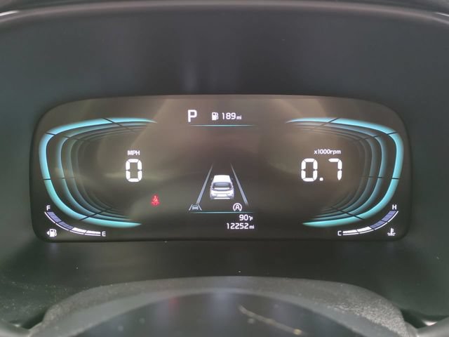 Used 2025 Kia Soul LX w/ LX Technology Package FWD image 25