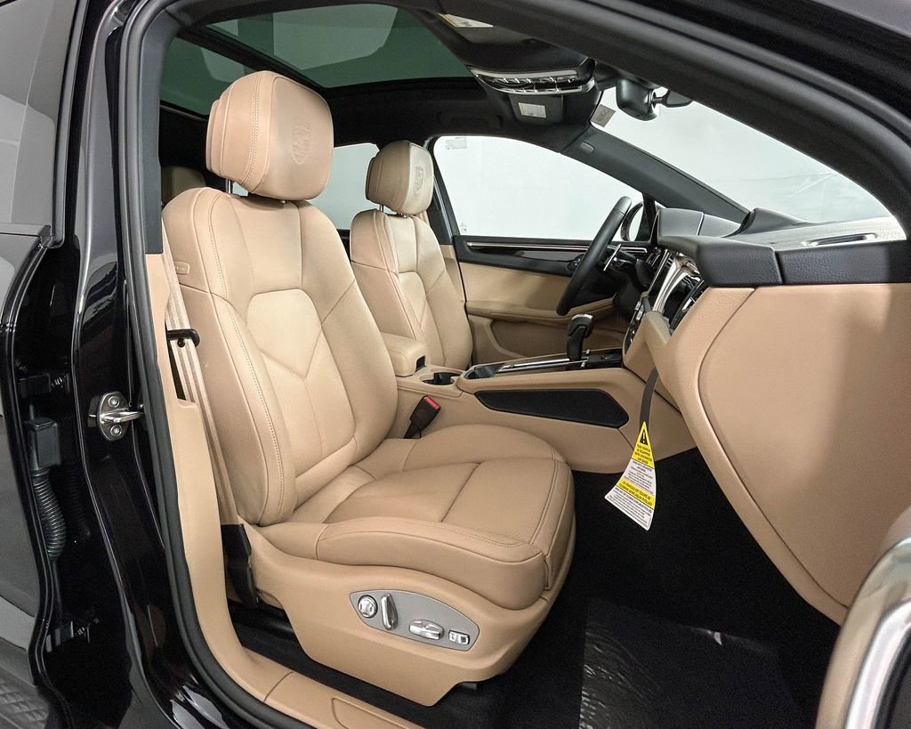 New 2026 Porsche Macan AWD/4WD image 23