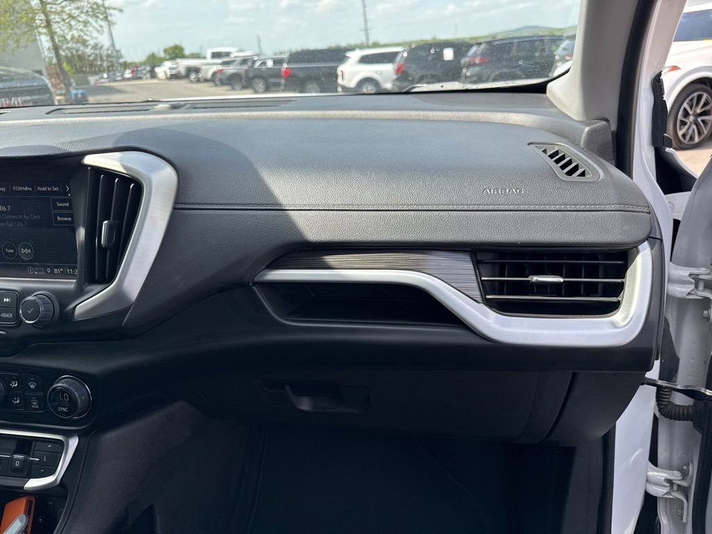 Used 2024 GMC Terrain SLT AWD/4WD image 19