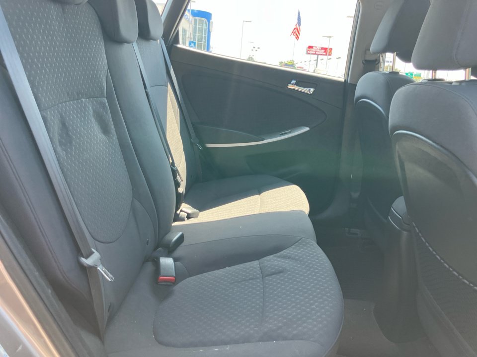 Used 2014 Hyundai Accent SE w/ Option Group 3 FWD image 30