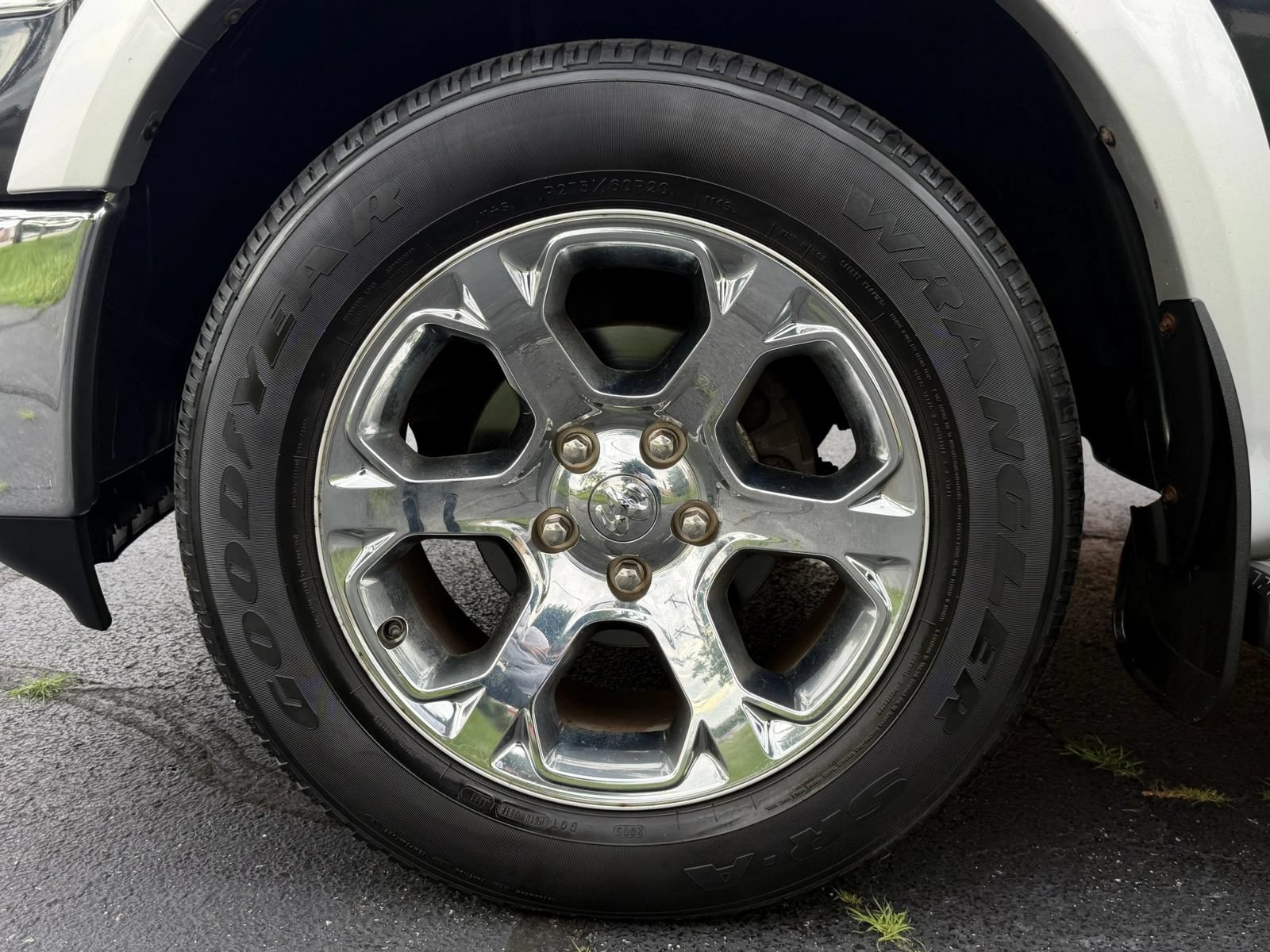 Used 2013 RAM 1500 Laramie AWD/4WD image 13