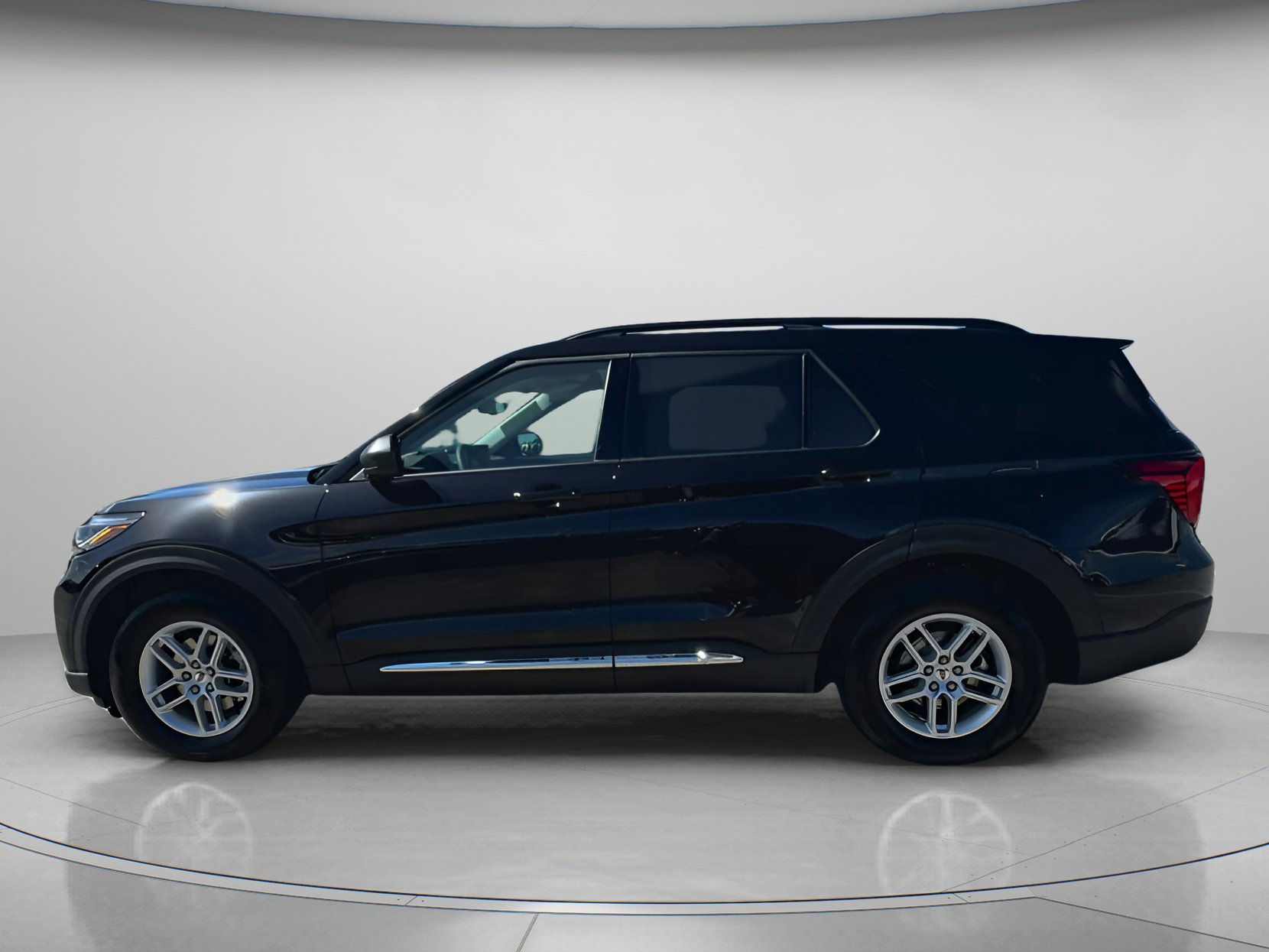 New 2025 Ford Explorer Active w/ Active Comfort Package image 18