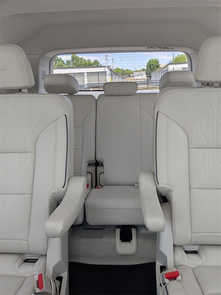 New 2025 Buick Enclave Avenir w/ LPO, Floor Liner Package image 9