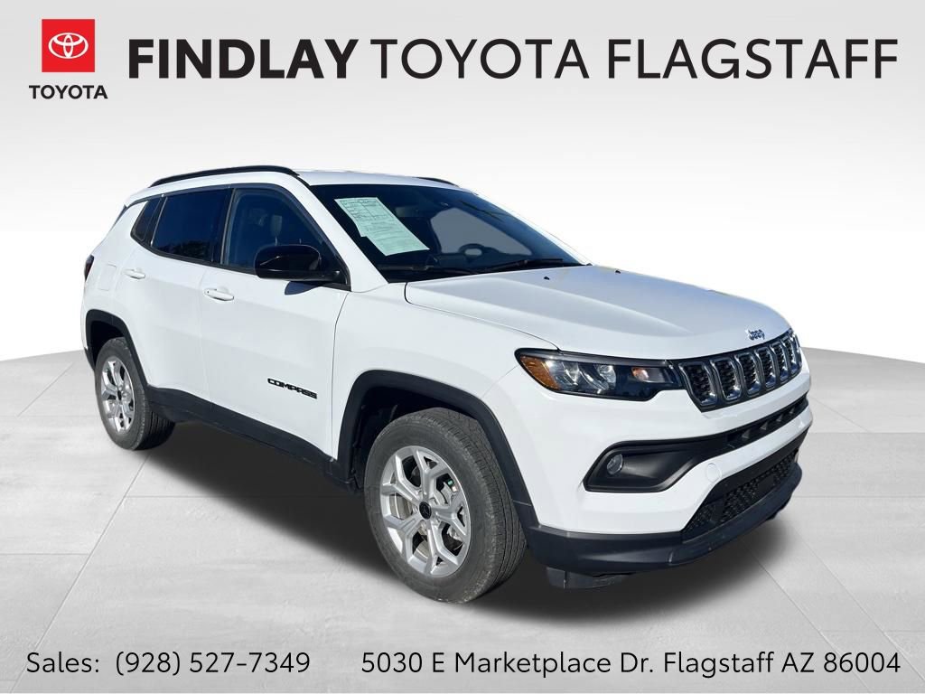 Used 2025 Jeep Compass Latitude image 1