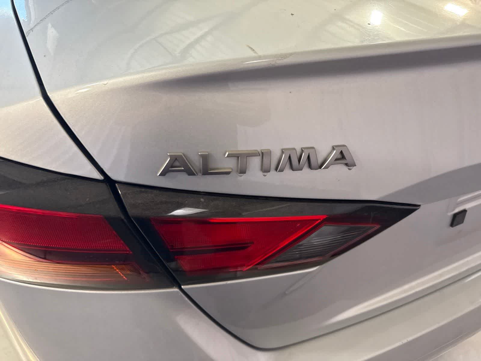 Used 2023 Nissan Altima 2.5 SV FWD image 13