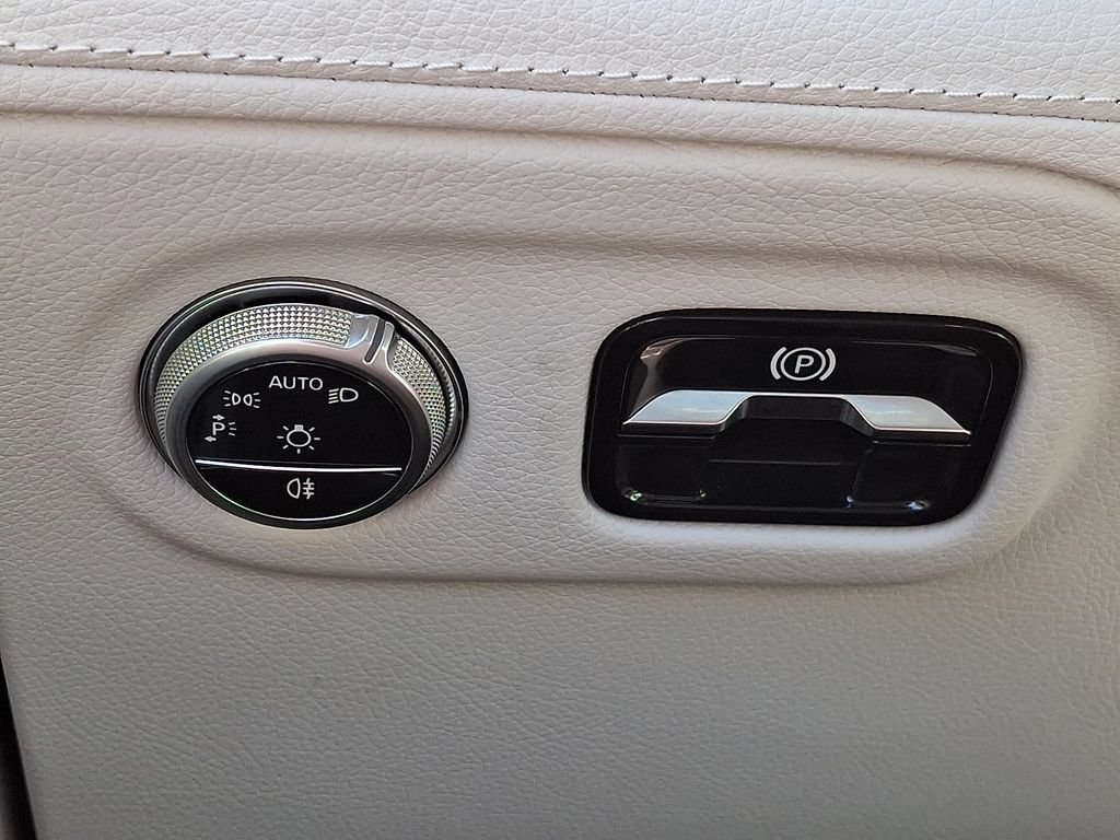 Used 2023 Mercedes-Benz EQS 580 4MATIC SUV image 26