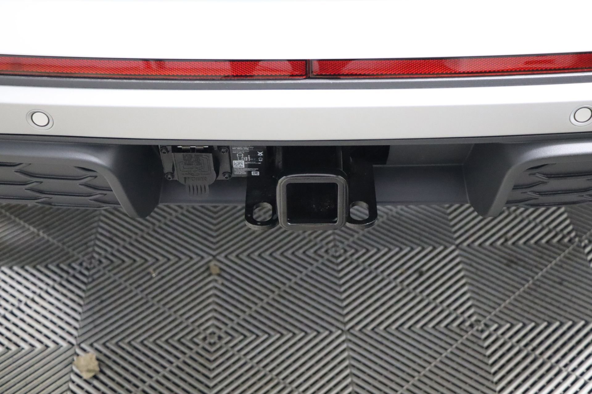 Used 2025 Volkswagen Atlas Peak Edition SE image 46