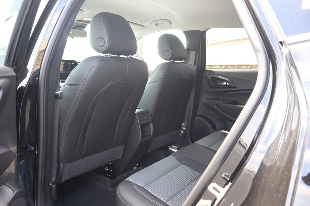 New 2026 Chevrolet Trax LT w/ Driver Confidence Package FWD image 36