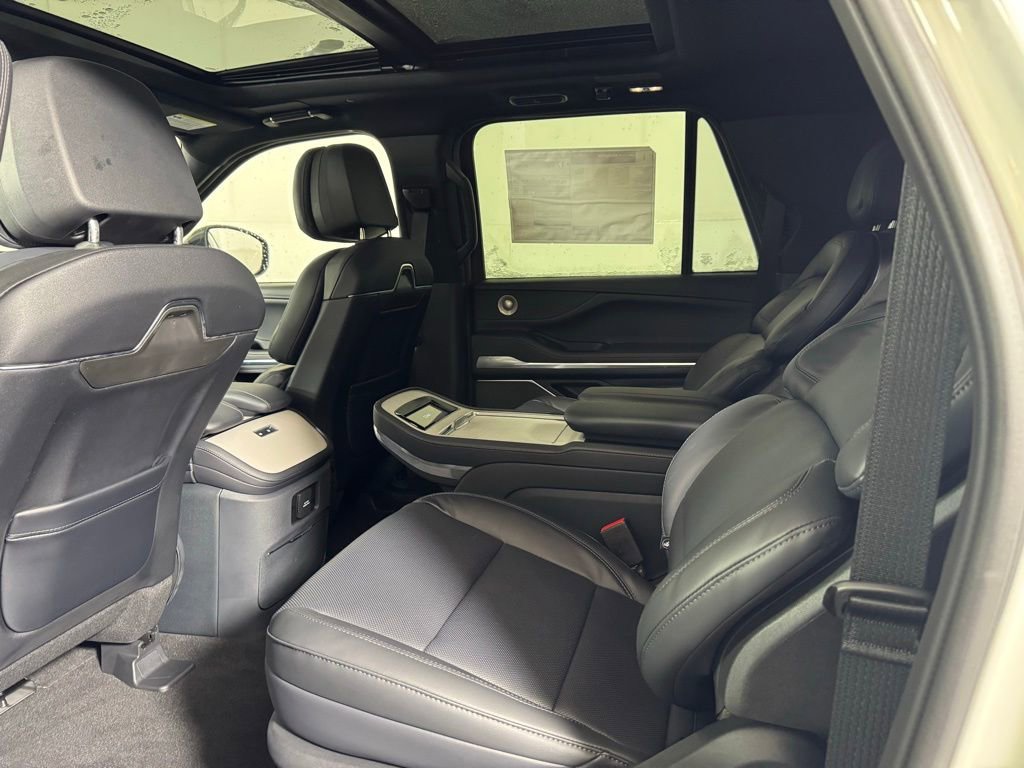 New 2025 Lincoln Navigator L Reserve w/ Jet Appearance Package AWD/4WD image 59