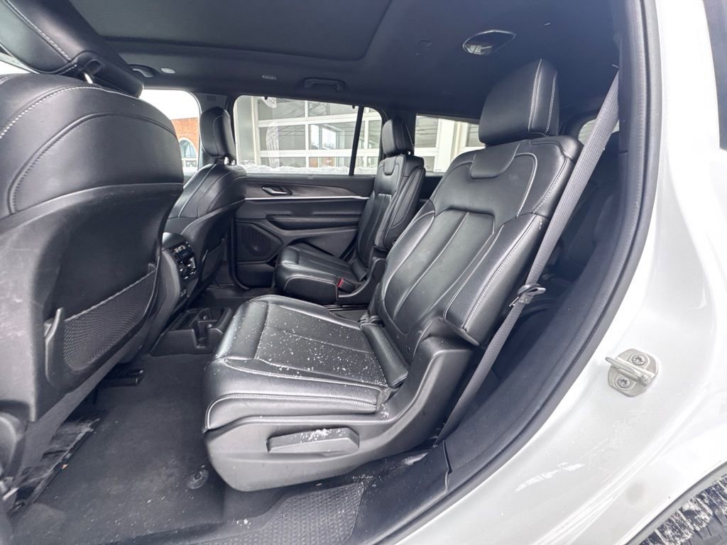 Used 2024 Jeep Grand Cherokee L Limited w/ Luxury Tech Group II image 27