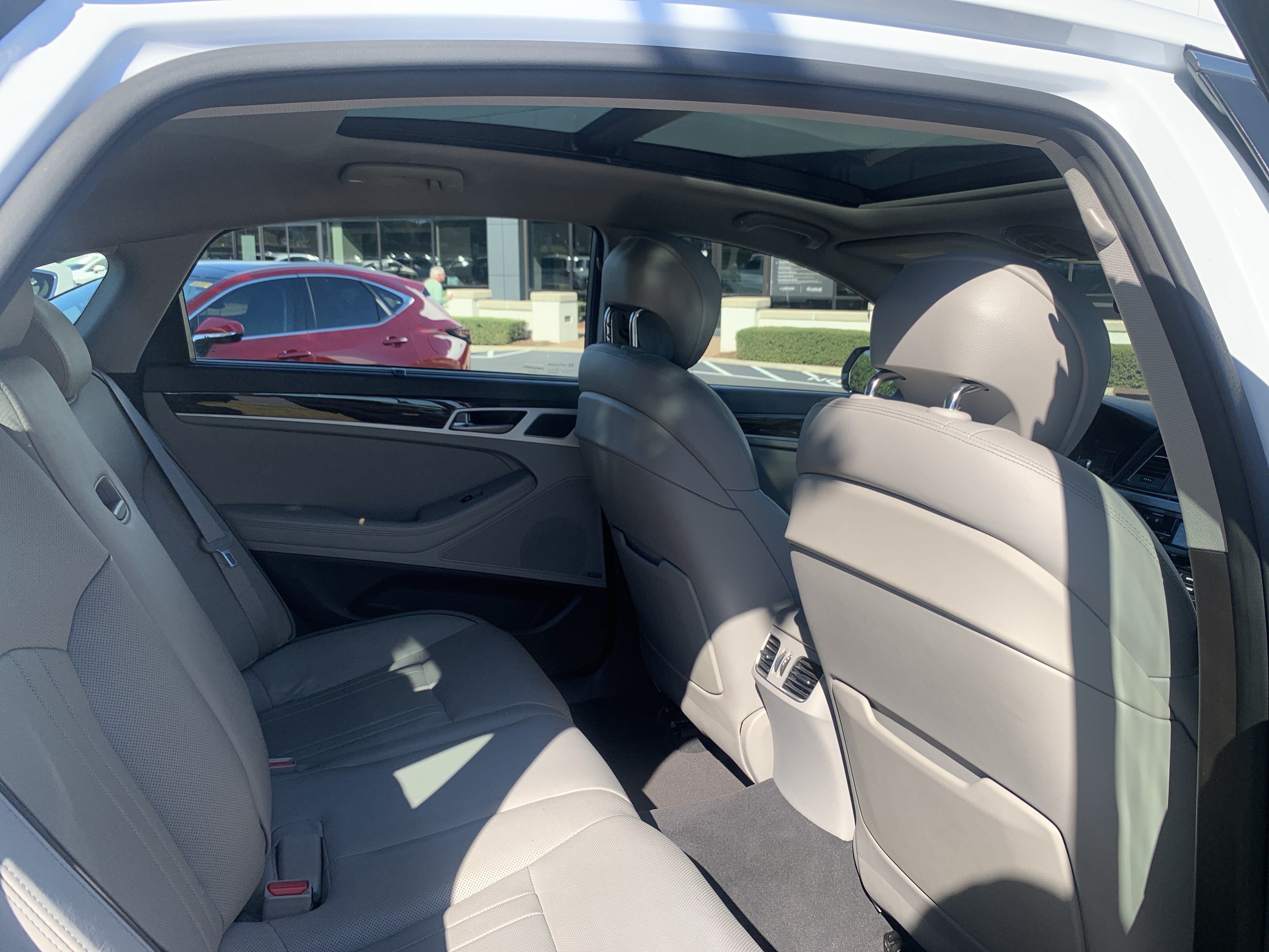 Used 2015 Hyundai Genesis 3.8 w/ Option Group 03 RWD image 33