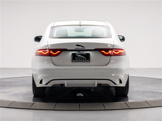 Certified 2024 Jaguar XF R-Dynamic SE image 4