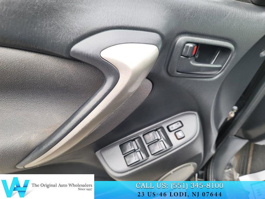 Used 2005 Toyota RAV4 4WD image 12