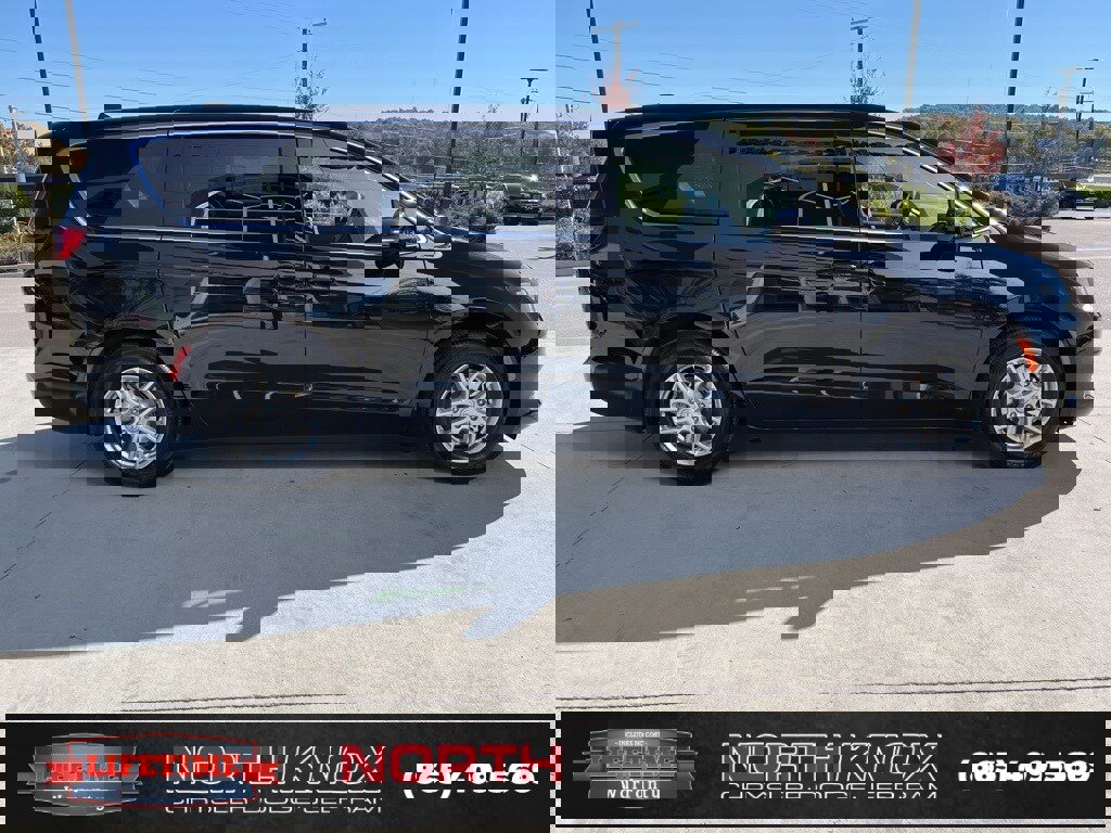 New 2026 Chrysler Voyager LX image 22