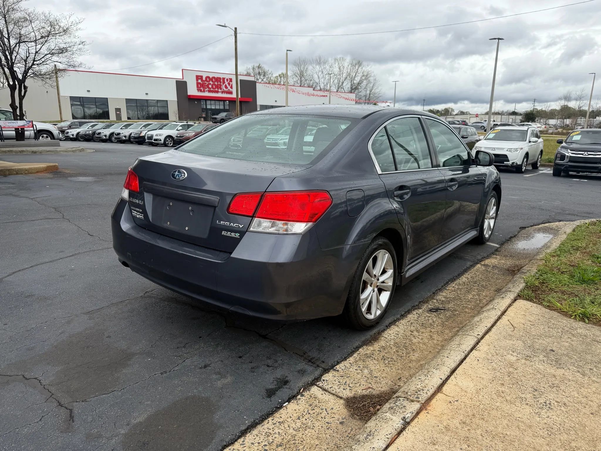 Used 2014 Subaru Legacy 2.5i w/ Alloy Wheel Package AWD/4WD image 7