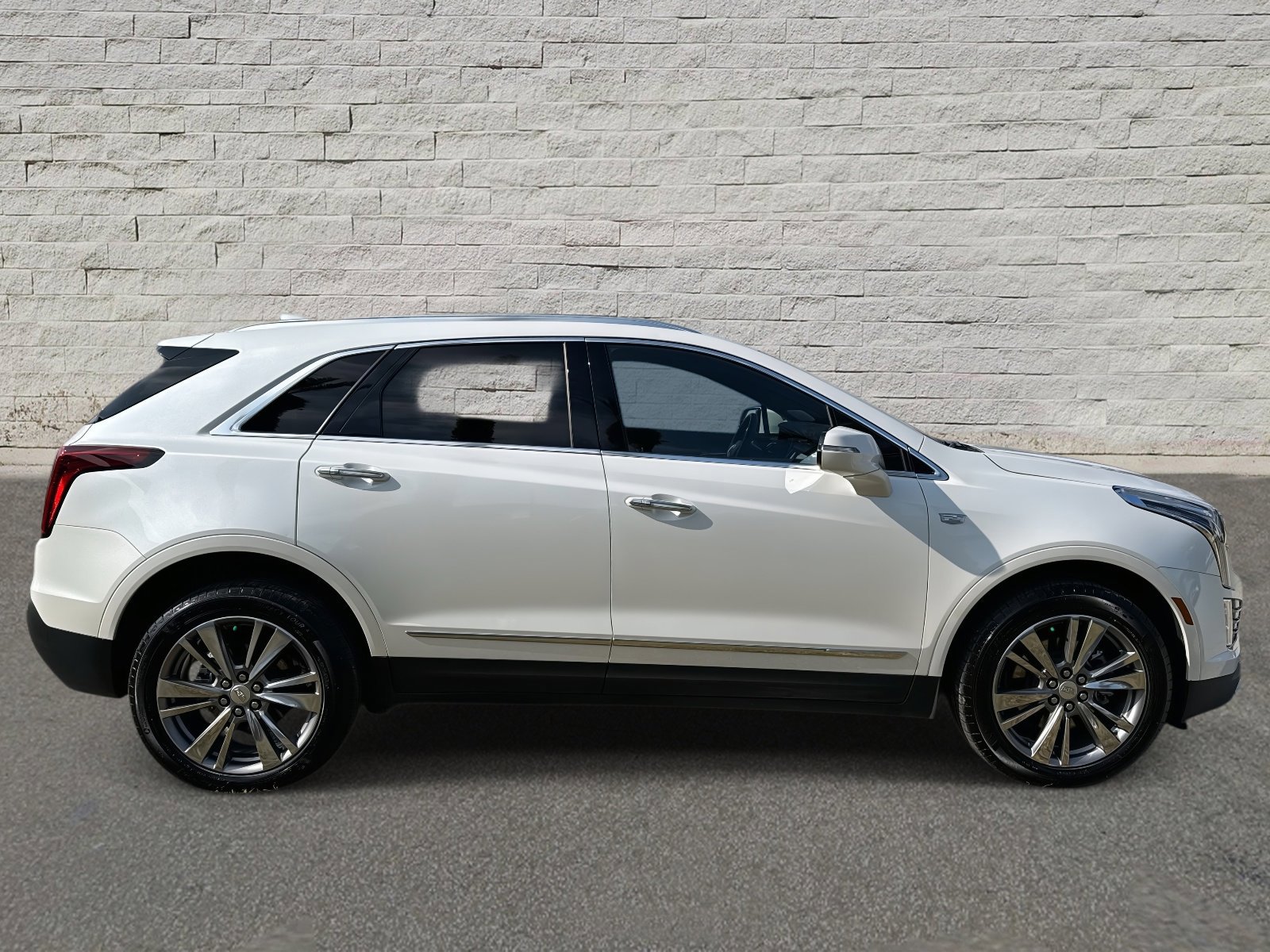 Certified 2025 Cadillac XT5 Premium Luxury image 6
