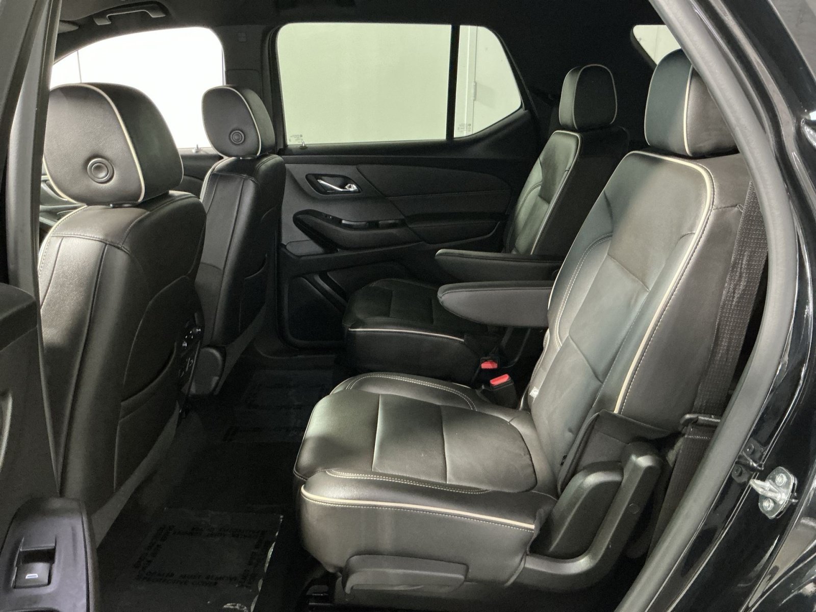 Used 2023 Chevrolet Traverse Premier AWD/4WD image 24