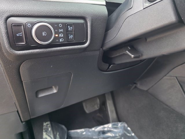 Used 2023 Ford Explorer XLT w/ Equipment Group 202A AWD/4WD image 25