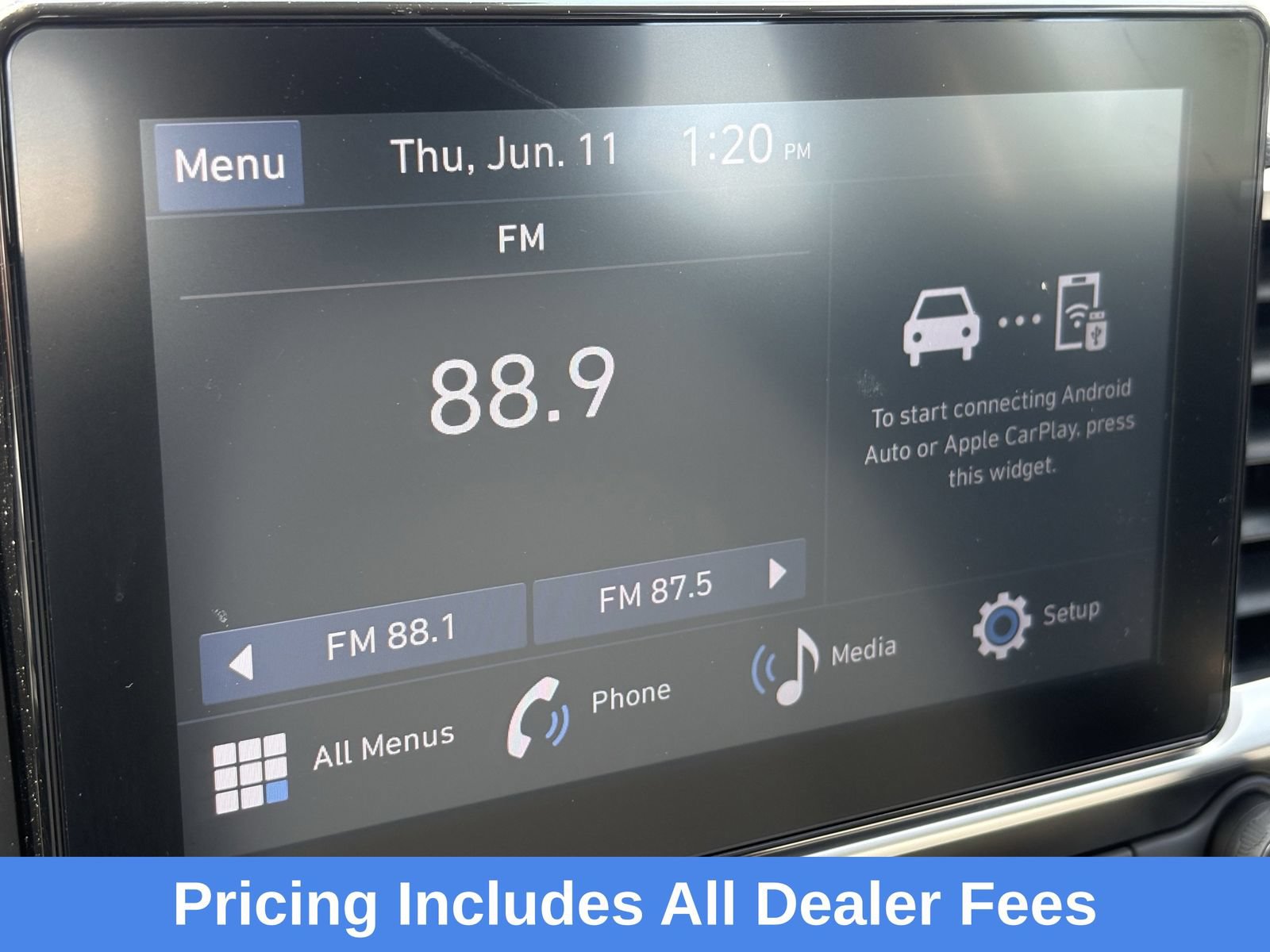 Used 2024 Hyundai Venue SEL FWD image 21