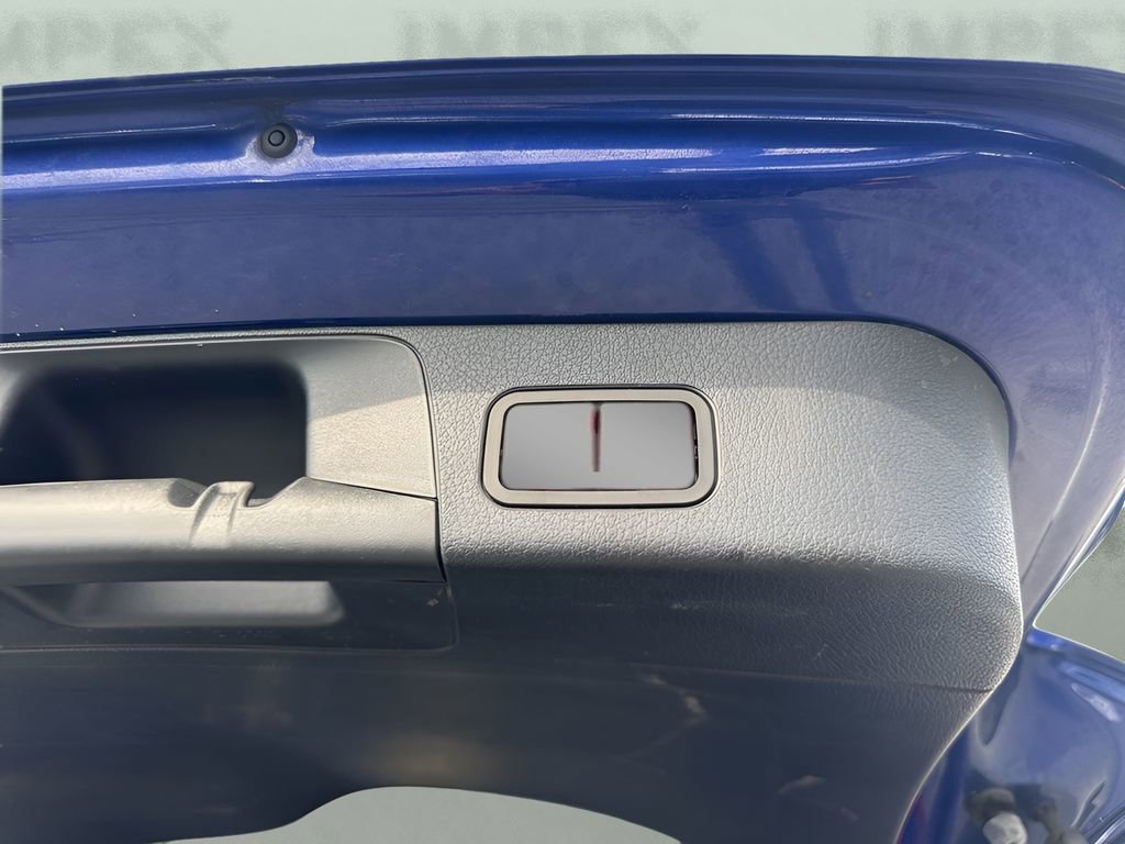 Used 2021 Mercedes-Benz GLB 250 4MATIC image 29