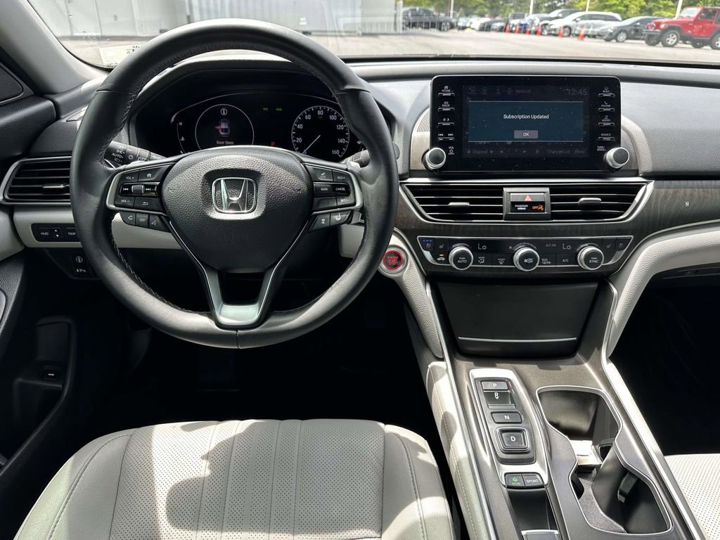 Used 2019 Honda Accord Touring image 11
