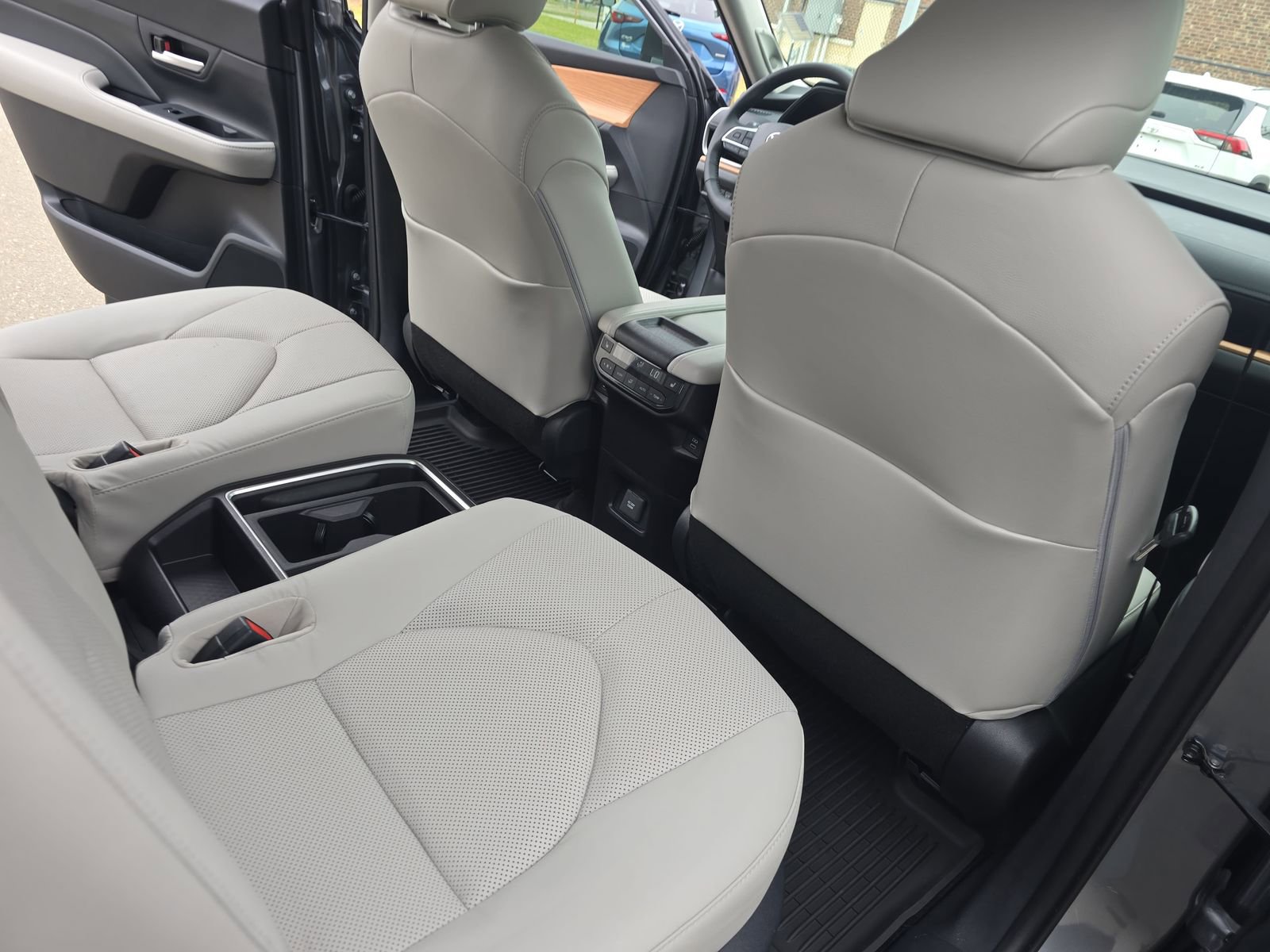 Used 2026 Toyota Grand Highlander AWD Hybrid image 11