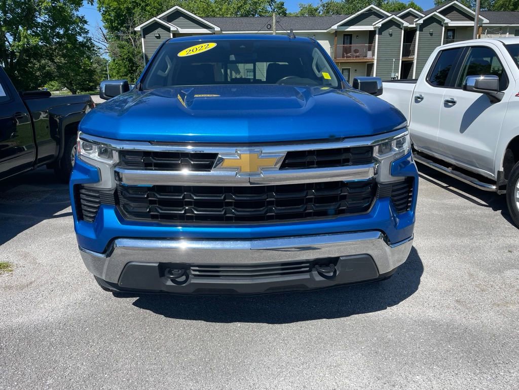 Used 2022 Chevrolet Silverado 1500 LT w/ Z71 Off-Road Package AWD/4WD image 2