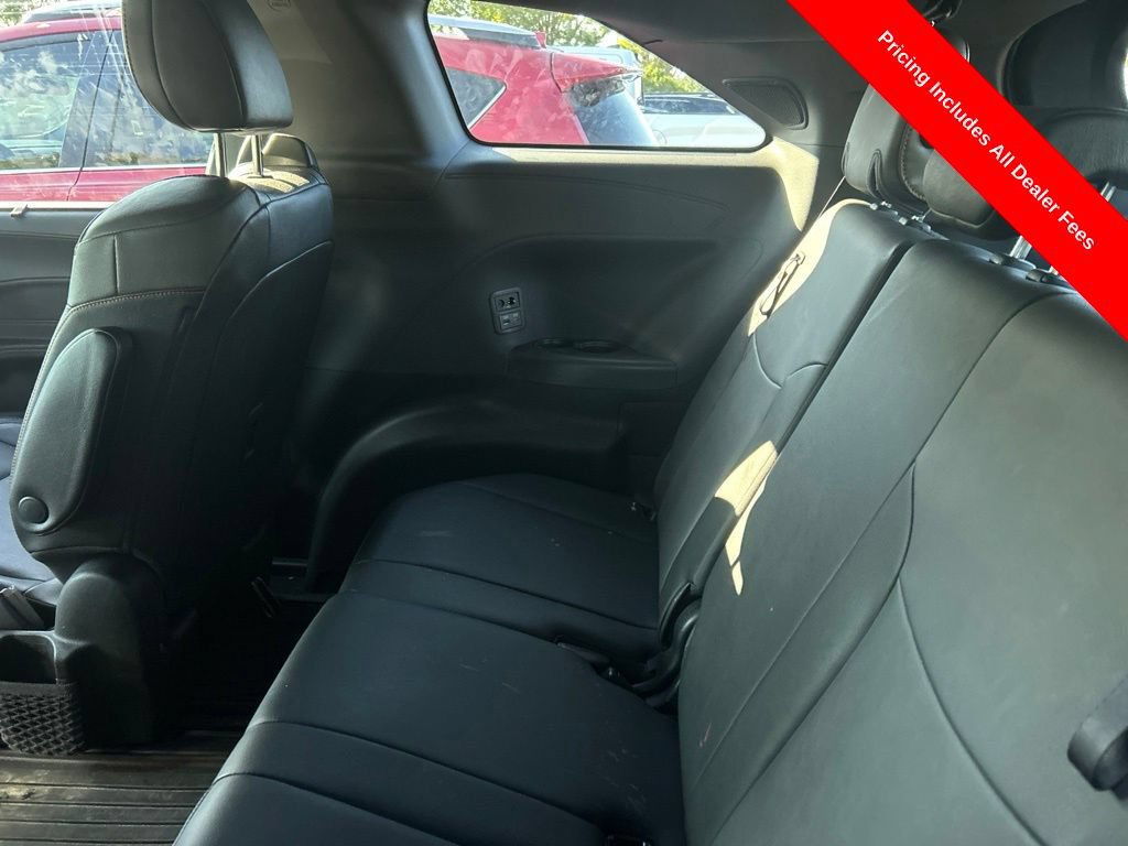 Used 2022 Toyota Sienna XSE w/ XSE Plus Package FWD image 11