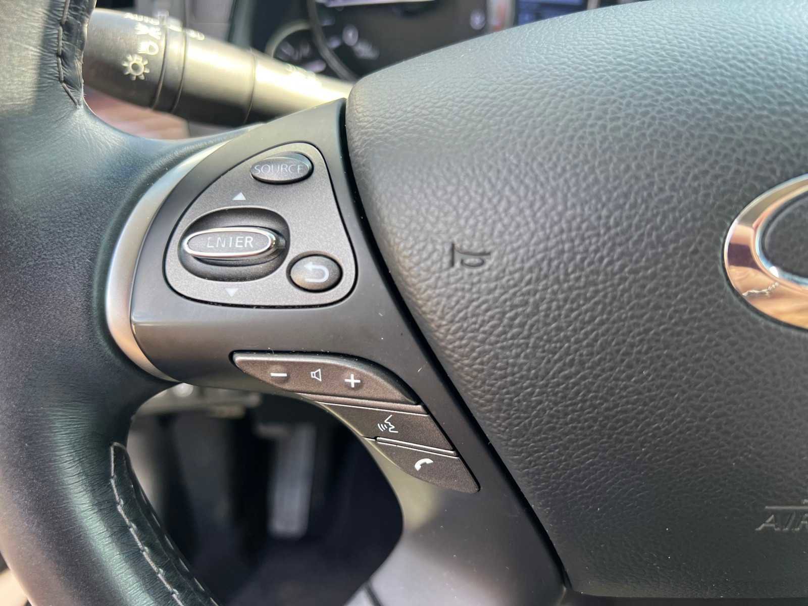 Used 2019 INFINITI Q70 L 3.7 w/ Sensory Package image 17