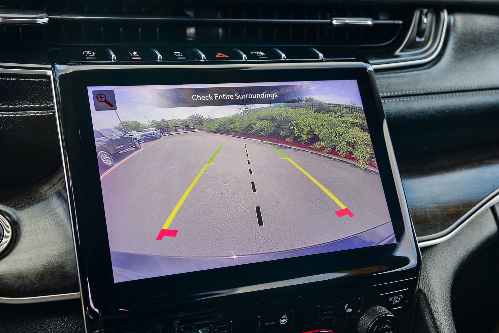 Used 2023 Jeep Grand Cherokee Limited w/ Black Appearance Package image 28