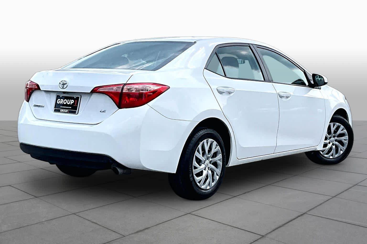 Used 2018 Toyota Corolla LE FWD image 13