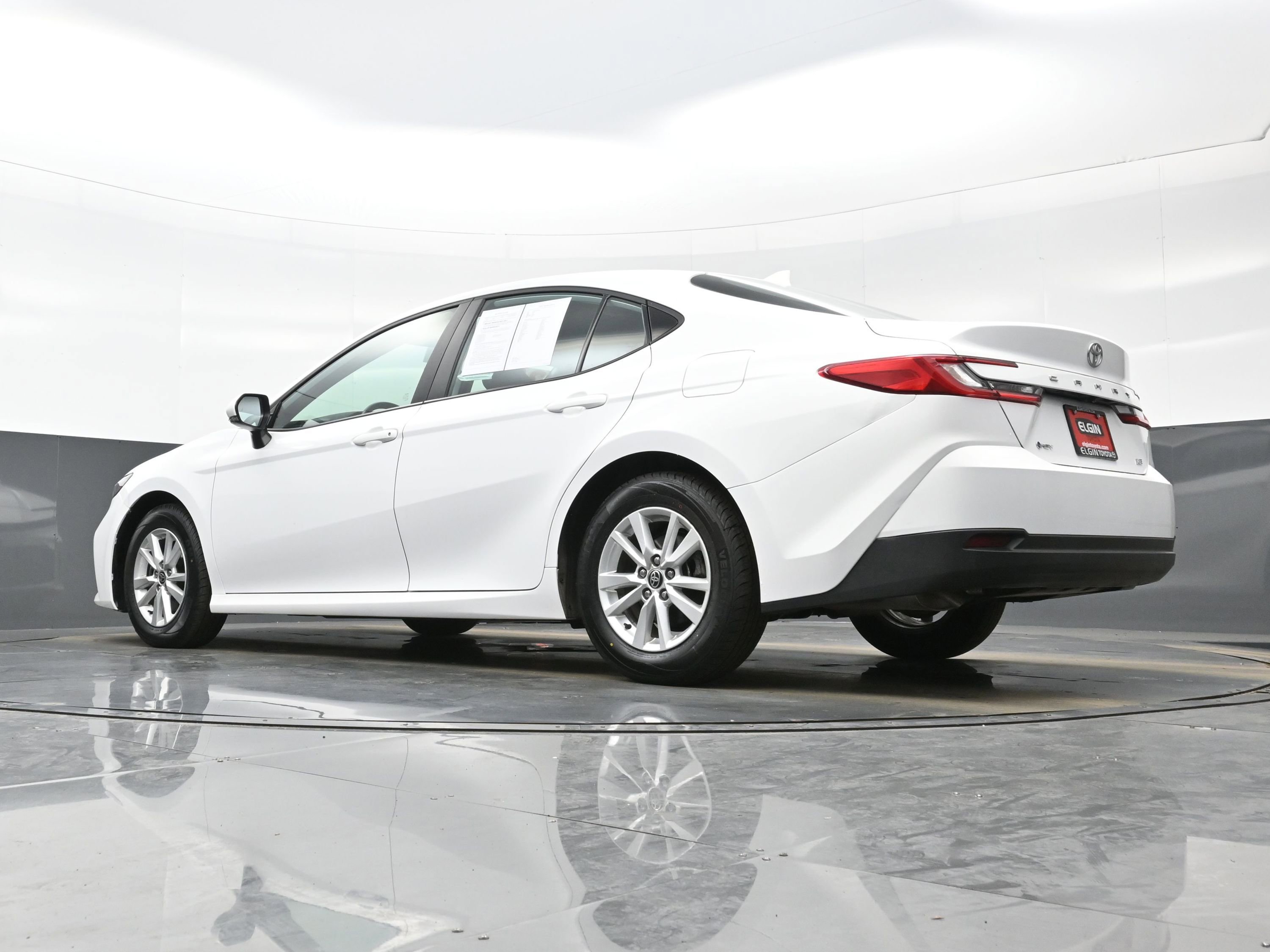 Used 2025 Toyota Camry LE image 28