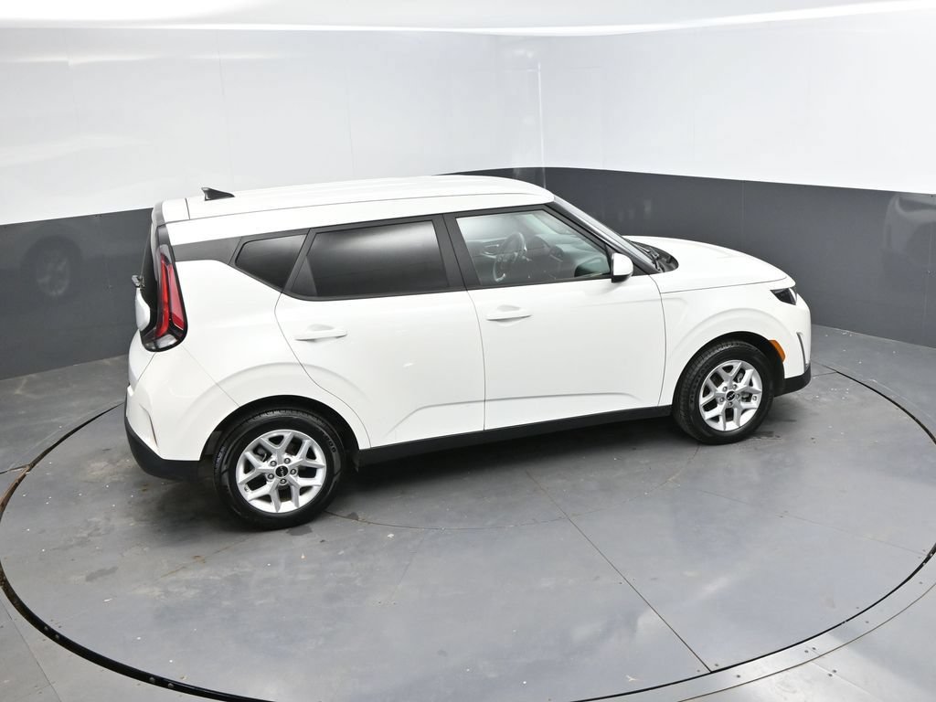 Used 2025 Kia Soul LX w/ LX Technology Package FWD image 30