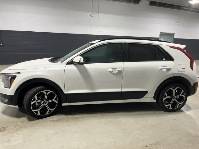 Used 2025 Kia Niro EX Touring FWD image 28